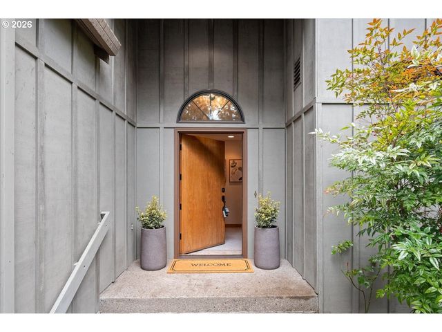 8835 Sw WASHINGTON Dr, Portland, OR 97223