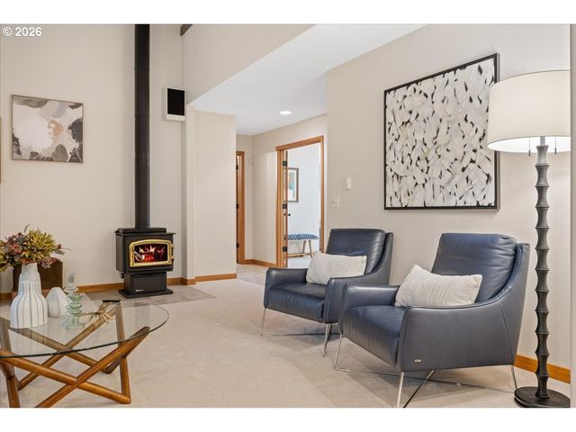 8835 Sw WASHINGTON Dr, Portland, OR 97223