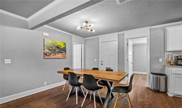 802 NW J Street, Bentonville, AR 72712