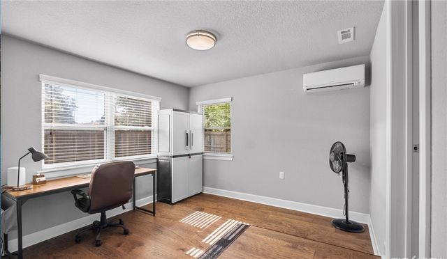 802 NW J Street, Bentonville, AR 72712