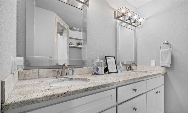 802 NW J Street, Bentonville, AR 72712