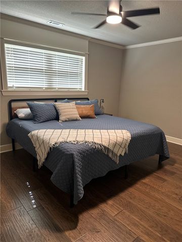 802 NW J Street, Bentonville, AR 72712
