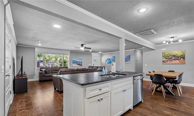 802 NW J Street, Bentonville, AR 72712