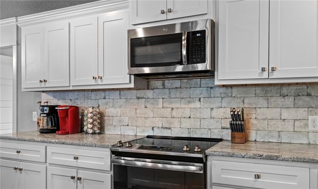 802 NW J Street, Bentonville, AR 72712