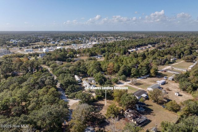 207 Moores Landing Ext, Hampstead, NC 28443