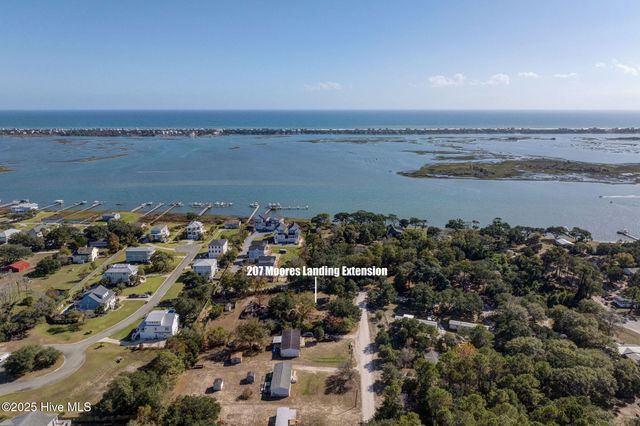 207 Moores Landing Ext, Hampstead, NC 28443