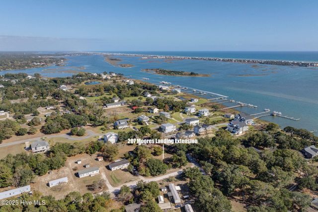 207 Moores Landing Ext, Hampstead, NC 28443