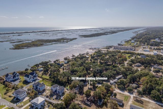 207 Moores Landing Ext, Hampstead, NC 28443