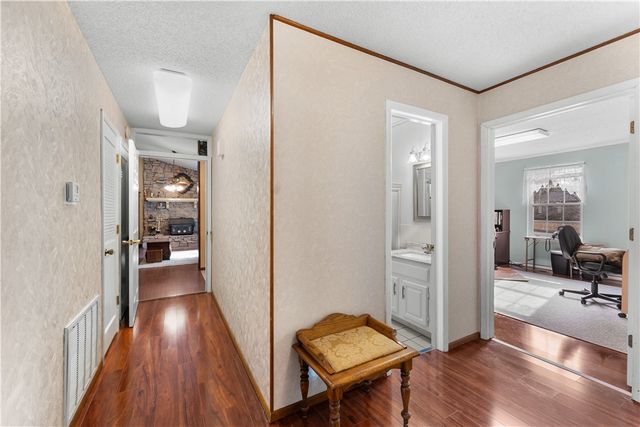 1307 W Pine Street, Rogers, AR 72758