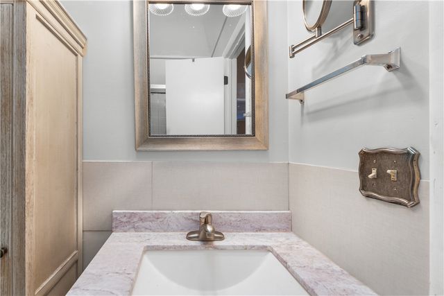 1307 W Pine Street, Rogers, AR 72758