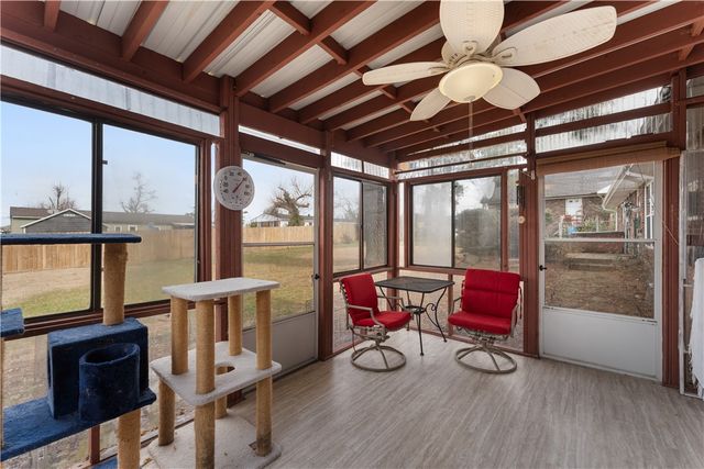 1307 W Pine Street, Rogers, AR 72758