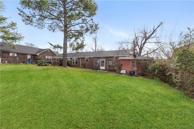 1307 W Pine Street, Rogers, AR 72758