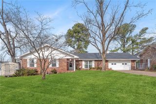 1307 W Pine Street, Rogers, AR 72758