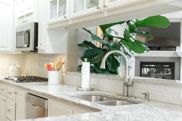 6210 Valley View Road, Rogers, AR 72758