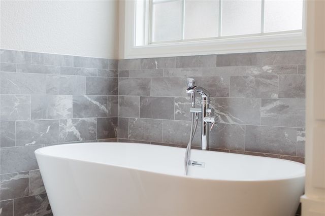 6210 Valley View Road, Rogers, AR 72758