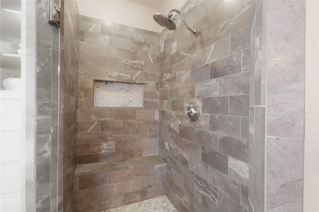 6210 Valley View Road, Rogers, AR 72758