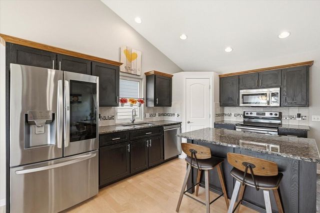 4822 SPRING Circle, Council Bluffs, IA 51503