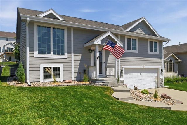 4822 SPRING Circle, Council Bluffs, IA 51503