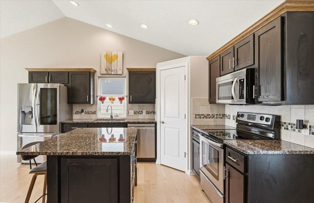 4822 SPRING Circle, Council Bluffs, IA 51503