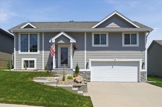 4822 SPRING Circle, Council Bluffs, IA 51503