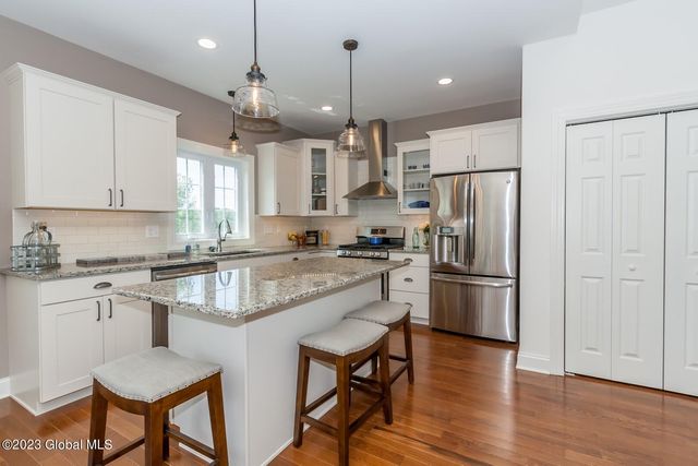 77 Lakepointe Way, Stillwater, NY 12866