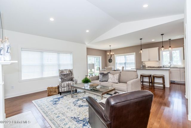 77 Lakepointe Way, Stillwater, NY 12866