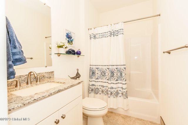 77 Lakepointe Way, Stillwater, NY 12866