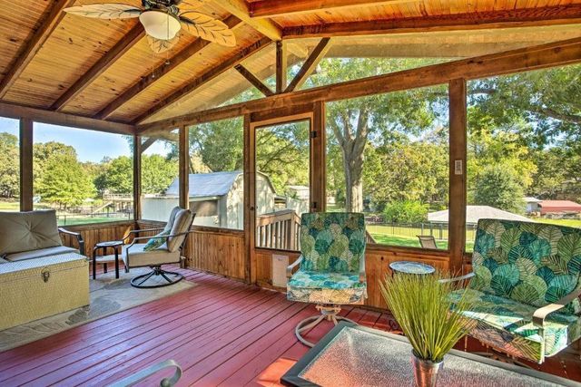 108 Camino Robles Street, Gun Barrel City, TX 75156