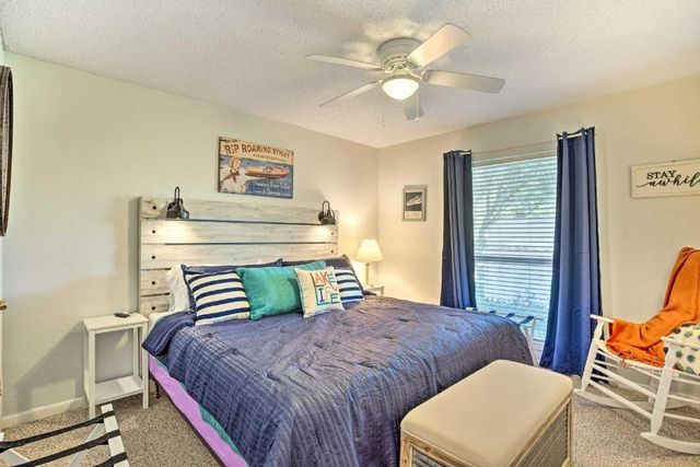 108 Camino Robles Street, Gun Barrel City, TX 75156