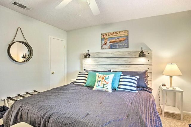 108 Camino Robles Street, Gun Barrel City, TX 75156