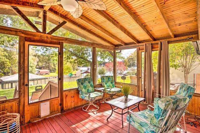 108 Camino Robles Street, Gun Barrel City, TX 75156