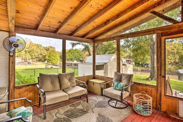 108 Camino Robles Street, Gun Barrel City, TX 75156