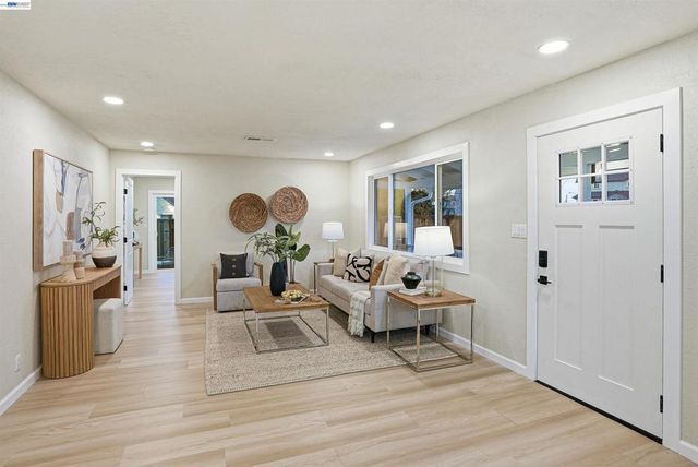112 Martin Ave, Livermore, CA 94551