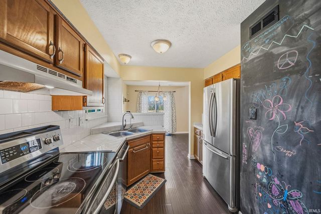 8828 Summer Walk W Drive, Indianapolis, IN 46227