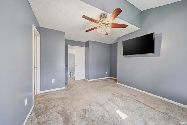 8828 Summer Walk W Drive, Indianapolis, IN 46227