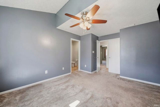 8828 Summer Walk W Drive, Indianapolis, IN 46227