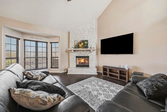 8828 Summer Walk W Drive, Indianapolis, IN 46227