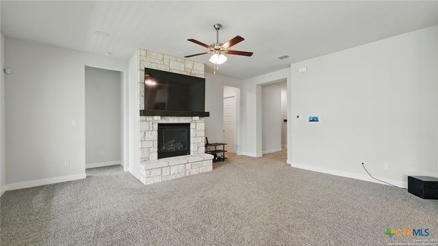 1606 FOLK VICTORIAN, New Braunfels, TX 78132