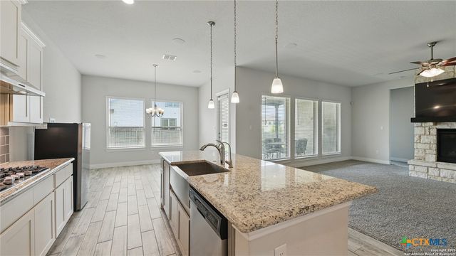 1606 FOLK VICTORIAN, New Braunfels, TX 78132