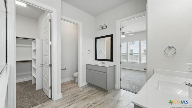 1606 FOLK VICTORIAN, New Braunfels, TX 78132