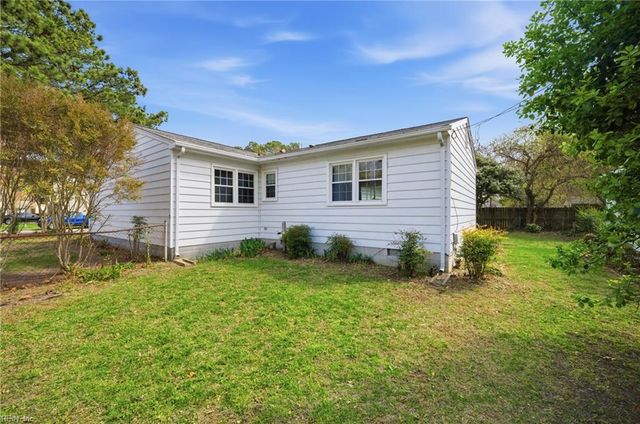 62 Hall RD, Hampton, VA 23664