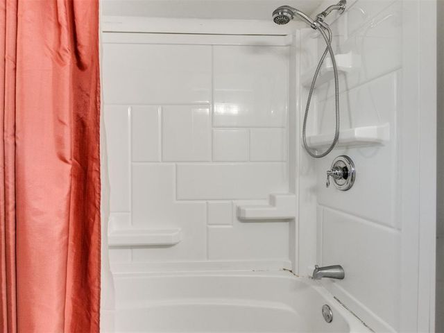 1200 N Southminster Street, Moore, OK 73160