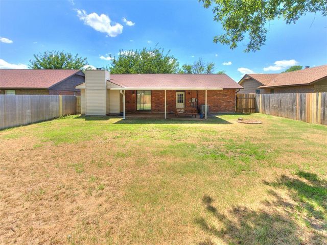 1200 N Southminster Street, Moore, OK 73160