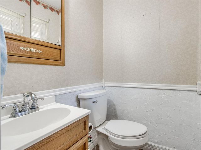 1200 N Southminster Street, Moore, OK 73160