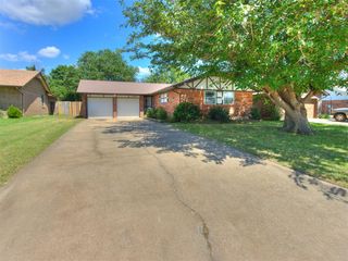 1200 N Southminster Street, Moore, OK 73160