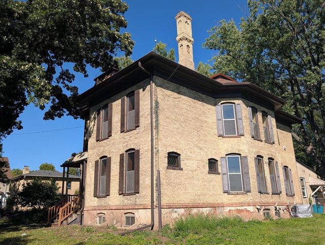 623 S 12th STREET, Watertown, WI 53094