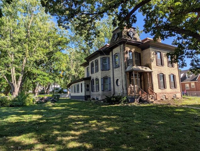 623 S 12th STREET, Watertown, WI 53094