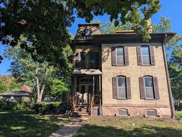 623 S 12th STREET, Watertown, WI 53094