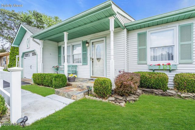 74 Chelsea Drive, Whiting, NJ 08759