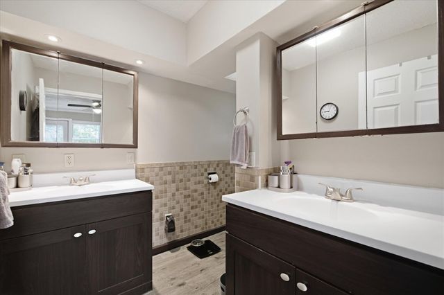 2775 W Heritage Drive, Ozark, MO 65721
